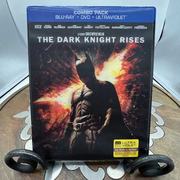 The Dark Knight Rises (Blu-ray, 2012) - Picture 1 of 2